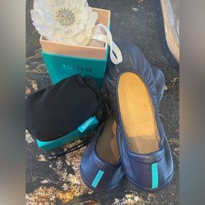 California Navy Tieks